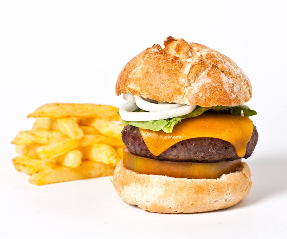 Hamburguesas gourmet: todo lo que debes saber para comer la mejor hamburguesa 2 Hamburguesa queso lechuga cebolla